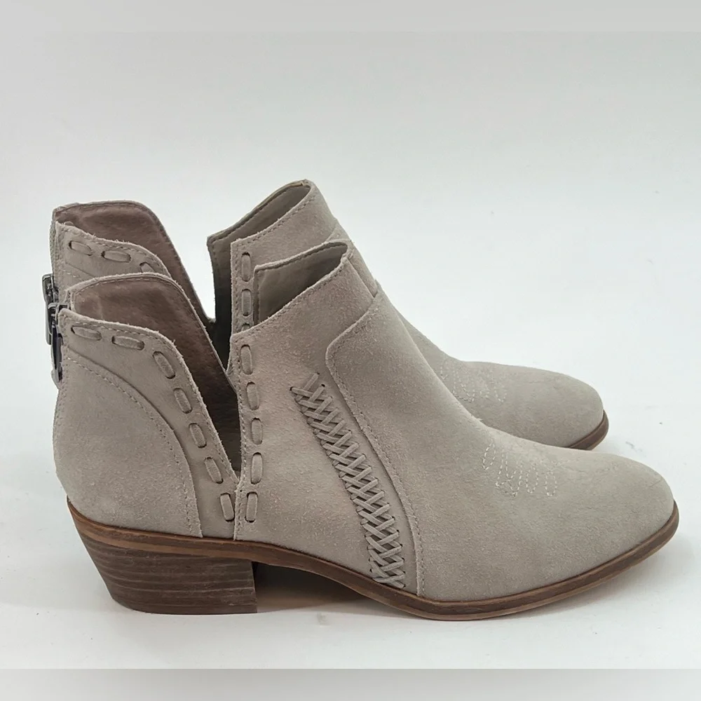 Vince Camuto Gray Suede Presita Ankle Booties Western Size 8 or 38.5 - Picture 3 of 10